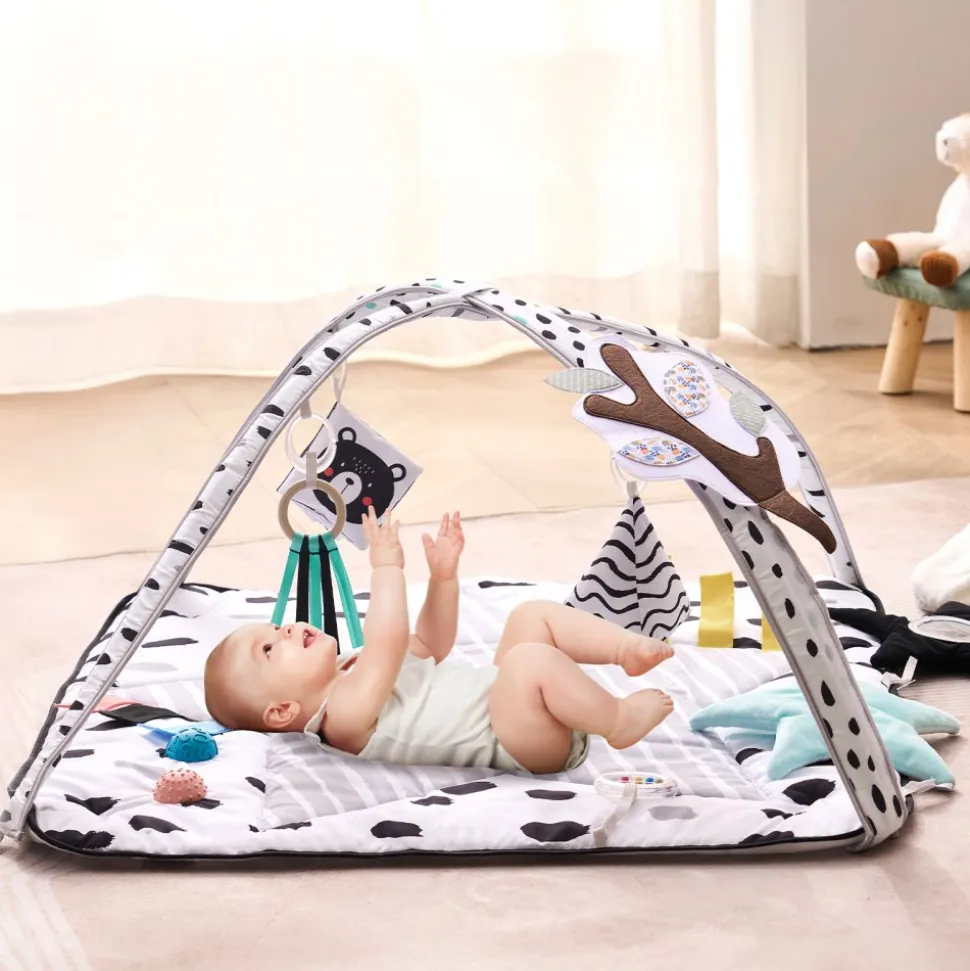 VEVOR Baby Play Gym Mat, Tummy Time Mat with 6 Sensory Toys, Baby Activity Mat with 2 Touch Balls & Soft Fabric for Sensory & Motor Skill Development, Baby Essential Gift for 0-18 Month Newborn Infant