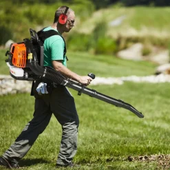VEVOR Backpack Leaf Blower, 63CC 2-Cycle Gas Leaf Blower with 1.89L Fuel Tank, 1110CFM Air Volume 220MPH Speed, Ideal for Lawn Care, Leaf Cleaning, and Snow Removal