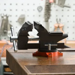 VEVOR Bench Vise, 4.5-inch Jaw Width 3.3-inch Jaw Opening , 240-Degree Swivel Locking Base Multipurpose Vise with Anvil, Heavy Duty Cast Iron Workbench Vise with Bolts & Nuts, for Drilling, Pipe Cutti