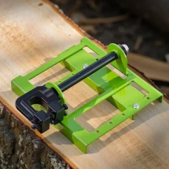 VEVOR Chainsaw Mill, Adjustable 2-6 in Width, Vertical Lumber Cutting Guide, Portable Timber Chainsaw Attachment, Heavy Duty Cast Iron Sawmill Tool Cutting Supplies for Builders Woodworkers