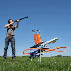 VEVOR Clay Target Thrower, Max 28 Clays Pigeon Thrower, 45+ Yards Automatic Skeet and Trap Launcher with Adjustable Angle & Foot Pedal for Clays Throwing Shooting Sports