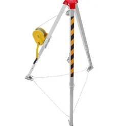VEVOR Confined Space Tripod Kit, Confined Space Tripod 8' Legs and 98' Cable, Confined Space Rescue Tripod 32.8' Fall Protection, 2600 lbs Winch, Harness, Storage Bag