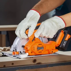 VEVOR Cordless Circular Saw, 6-1/2 inch Blade, 4700 RPM Speed, 0-45 Degree Bevel Capability, Brushless Motor, LED Light, Electric Circular Saw Kit with Battery and Charger Included, for Wood Cutting