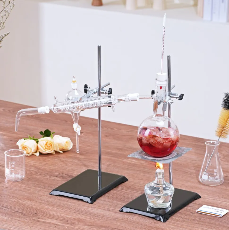VEVOR Essential Oil Distillation Kit, 500ml Distillation Apparatus, 3.3 Boro Lab Glassware Distillation Kit with Alcohol Lamp, Ceramic Mesh and 24, 40 Joint, 28 pcs Set