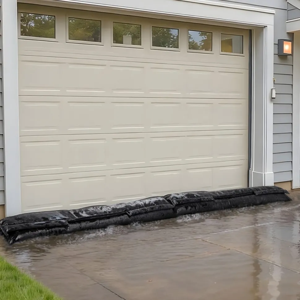 VEVOR Flood Barrier, 10 Pack, 5 x 0.7 ft Flood Bags with Bucket, Reusable Water Absorbent Barrier Activated by Water, Sandless Sandbags Blockage, Flooding Prevention Bags for Basement, Garage, Doorway