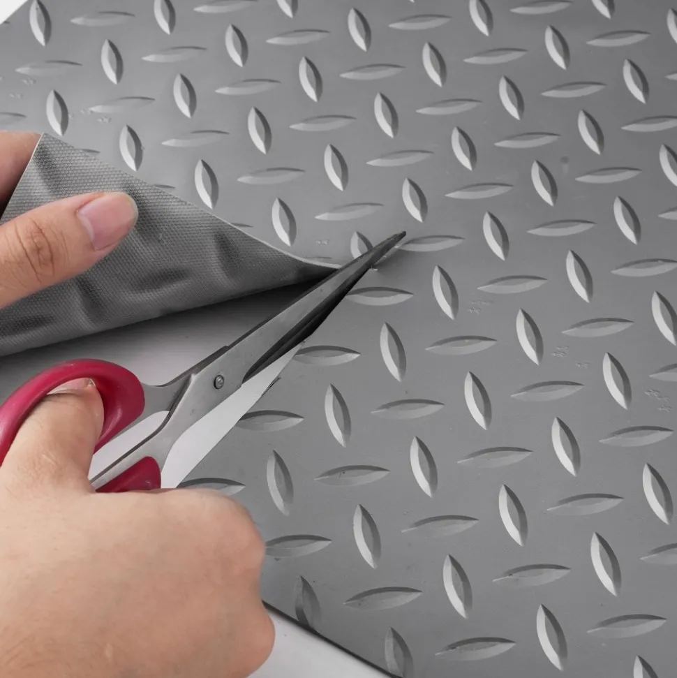 VEVOR Garage Floor Mat, 228.35 x 59.05 inch PVC Garage Flooring Roll, Non-slip Diamond Texture, 93.65 sq.ft Covering Space, Garage Mats for Under Cars, for Gyms Boats Car Trailer, Silver