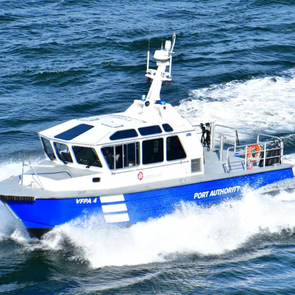 VEVOR Hydraulic Steering Kit, 150 HP, Marine Boat Hydraulic Steering System, with 6.9 MPa/1000 psi Helm Pump, Two-Way Lock Cylinder, and 20ft High-Strength Hoses, for Single Station, Single-Engine Use