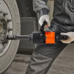 VEVOR 1 Inch Air Impact Wrench, Up to 1800 ft-lbs Nut-Busting Torque, 18.7 lbs Lightweight Pneumatic Impact Gun with 6" Extended Anvil for Heavy Duty Repairs and Maintenance