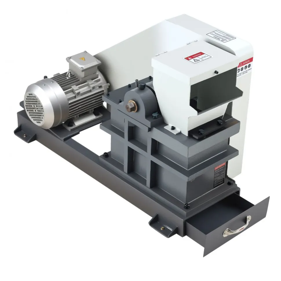 VEVOR Jaw Crusher Machine, 2.2KW High Power Rock Stone Crush Machine, 6.10 x 5.12 inch Feeding Port, 1740 RPM Speed Stone Shatter Grinder, Electric Stone Shatter 220V, for Rock Coal Glass Bottle