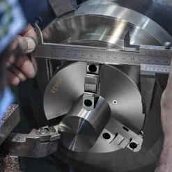 VEVOR 3-Jaw Lathe Chuck, 10'', Self-Centering Lathe Chuck, 0.24-9.84 in/6-250 mm Clamping Range with T-key Fixing Screws Hexagon Wrench, for Lathe 3D Printer Machining Center Milling Drilling Machine