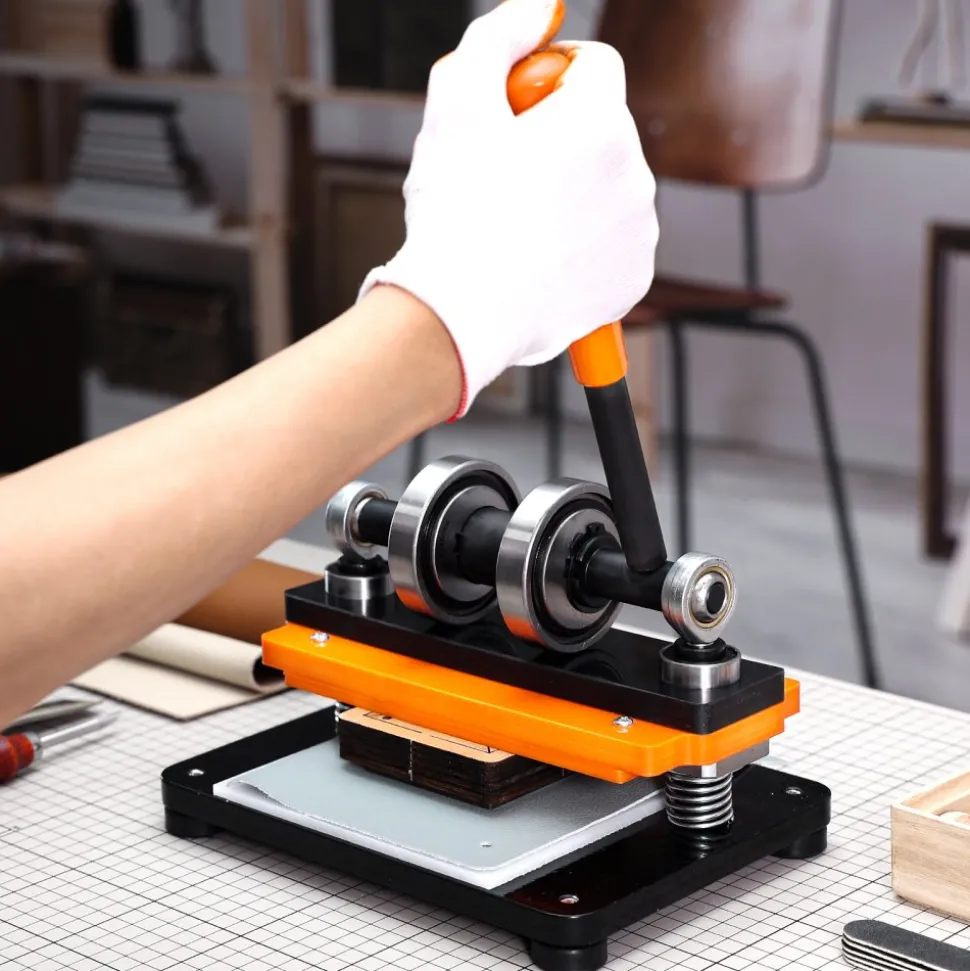 VEVOR Leather Cutting Machine, 7.1 x 3.9 in Embossing Plate Manual Die Cutter, 0.47 in Pressure Stroke Dual Guide Shafts Die Cut Machine, Leather Embossing Machine for Various of Materials