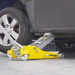VEVOR Low Profile Floor Jack 3 Ton (6600 lbs), Heavy Duty Aluminum Hydraulic Racing Floor Jack, Hydraulic Car Jack, Dual Piston Quick Lift Pump, 3.7"-18.3" Height Lifting Range (Yellow)