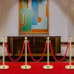 VEVOR 4PCS Gold Stanchion Posts Queue, 38 Inch Red Velvet Rope, Crowd Control Barriers Queue Line Rope, Barriers for Party Supplies