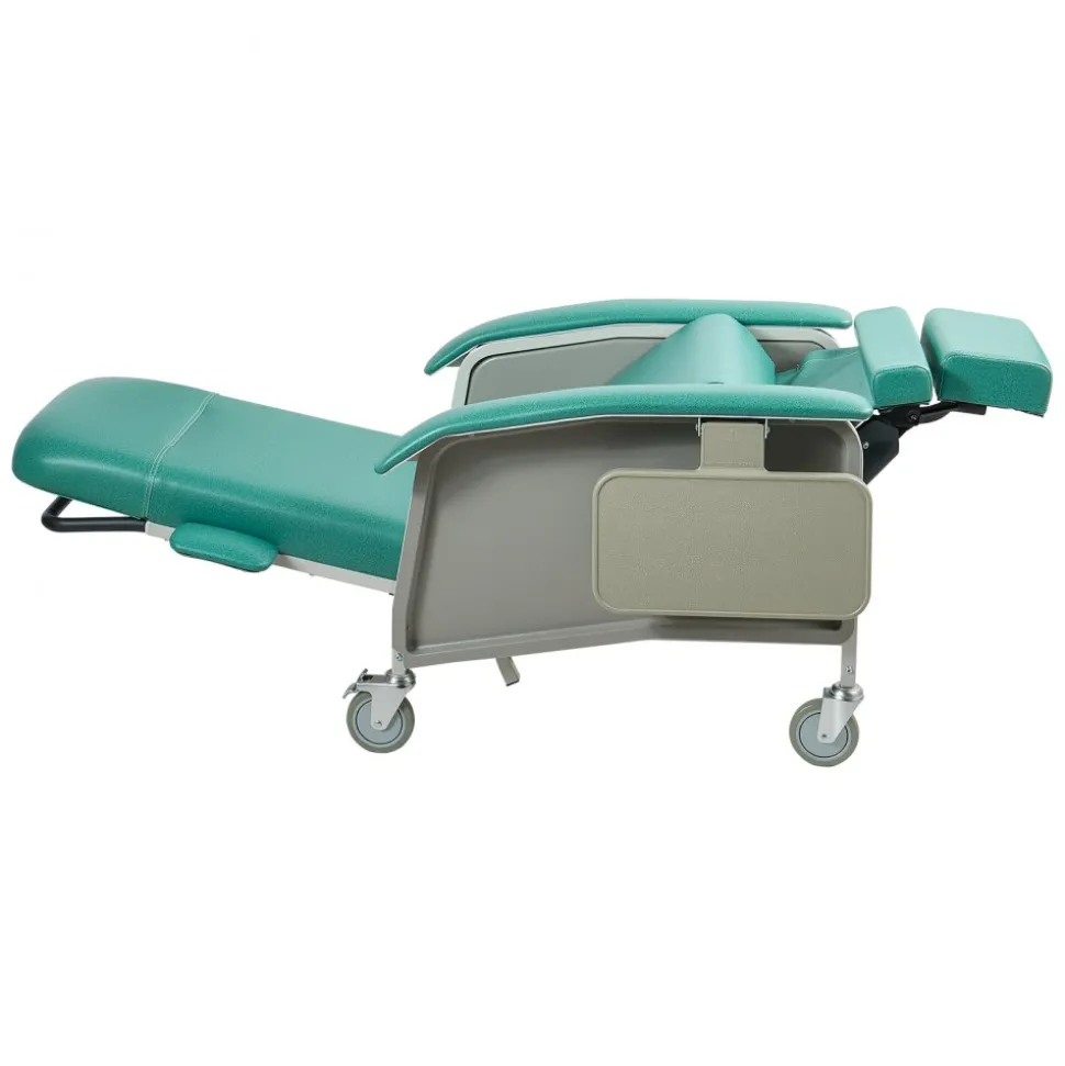 VEVOR 4-Position Geri Reclining Chair 500LBS Capacity Geri Chair Recliner, 4-Wheel Medical Recliner Chairs with Trendelenburg, Soft Padded Seat & Trays for Hospitals, Clinics, Geriatric Home Care