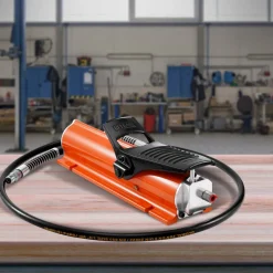VEVOR 10,000PSI Air Hydraulic Pump, 0.18 Gal Reservoir, NPT 3/8 In Oil Outlet, NPT 1/4 In Inlet, Metal Shell Air Actuated Treadle Foot Pump, for Precision Industrial Machinery & Aerospace Equipment