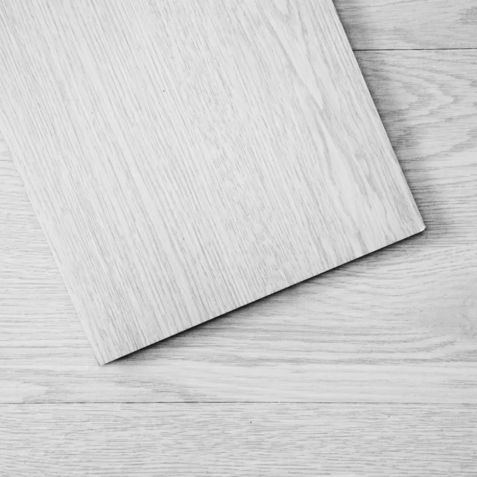VEVOR Self Adhesive Vinyl Floor Tiles 36 x 6 inch, 36 Tiles 2.5mm Thick Peel & Stick, Light Gray Wood Grain DIY Flooring for Kitchen, Dining Room, Bedrooms & Bathrooms, Easy for Home Decor