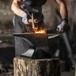 VEVOR Single Horn Anvil, 66Lbs Cast Steel Anvil, High Hardness Rugged Round Horn Anvil Blacksmith, with Round and Square Hole, Large Countertop and Stable Base, Metalsmith Tool for Bending and Shaping