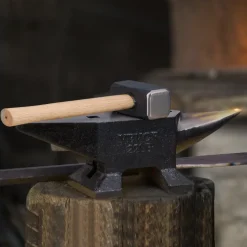 VEVOR Single Horn Anvil, 22Lbs Cast Steel Anvil, High Hardness Rugged Round Horn Anvil Blacksmith, Large Countertop and Stable Base, with Round and Square Hole, Metalsmith Tool for Bending and Shaping