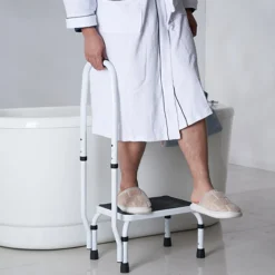 VEVOR Step Stool 1-Step 330lbs Capacity, 3 Adjustable Height with Handle Steel Step Ladder, Portable Toddler Step Stools for Adults, Non-Slip Sturdy Step Ladders for Office, RVs, Pets