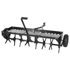 VEVOR Tow Behind Plug Aerator, 40 in Lawn Spike Aerator with Universal Hitch, 150lbs Weight Capacity, Heavy Duty & Rust-Resistant, Pull Behind Aeration Tool with Tray for Farmland & Garden Tractors