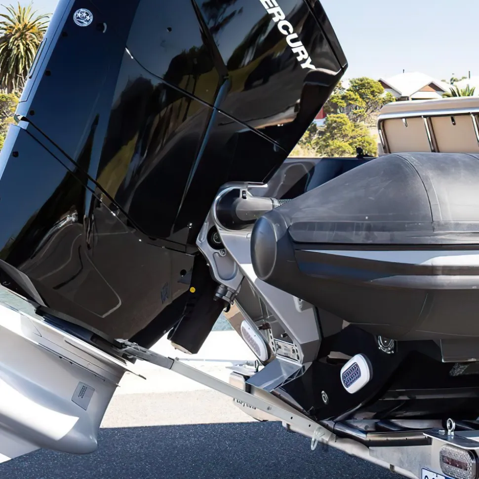 VEVOR Transom Saver, 32-44 in, Adjustable Boat Transom Saver with Heavy-Duty Head, Corrosion-Resistant Easy-to-Install Transom Savers for Less Than 100 HP Outboard Motor , Fit for Roller & Trailer