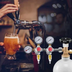 VEVOR Triple Gauge Regulator, CO2 Regulator Gauge with 0-60PSI, Heavy Duty CO2 Gauge Gas System, Draft Beer Regulator with Check Valve, Adjustable Pressure Regulator for Draft Beer Homebrew, CGA320