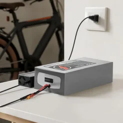 VEVOR 24V Electric Scooter Battery, 8Ah, Ebike Lithium Battery Pack with 30A BMS, Charger, T-Plug Expansion Cable, 500+ Cycles, Compatible with 1920W Motors, for Electric Bikes Bicycles, Scooters