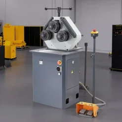 VEVOR 750W Electric Roll Bending Machine, 3-Roller Electric Pipe Bender Machine with Reversible Foot Switch, Support Horizontal/Vertical Operation (220V 60Hz 3-Phase, No Plug)